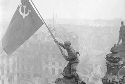 Большинство европейцев уверены, что их страны освободили от фашистов американские войска
