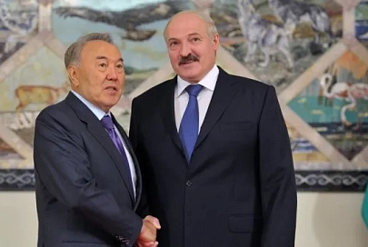 Лукашенко наградил Назарбаева орденом Дружбы народов