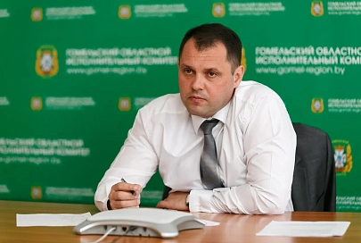 Полсотни звонков поступило на прямую линию, которую вел первый заместитель председателя облисполкома Александр Максименко