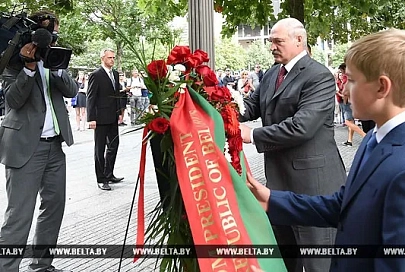 Лукашенко возложил венок у Национального мемориала "11 сентября" в Нью-Йорке 