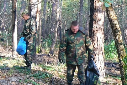 Около 400 человек приняли участие в акции «Чистый лес» на территории Гомельского лесхоза