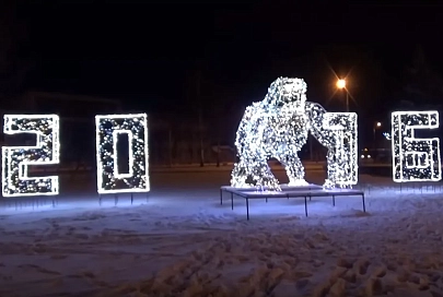Девушка-видеоблогер сняла видео о новогоднем освещении Гомеля
