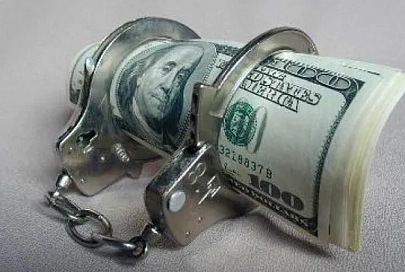 Шесть лет тюрьмы получила замдиректора жлобинской стройфирмы за взятки в более 23 тысячи долларов