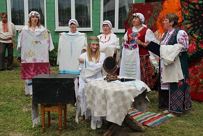 У Чабатовiчах паказалi, якiм павiнна быць вяселле