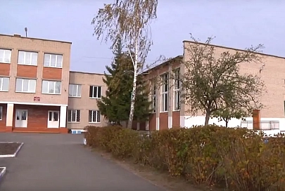 Из окон видна школа, а ездить приходится с пересадками