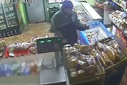 Милиция разыскивает мужчину, который воспользовался чужой зарплатной карточкой