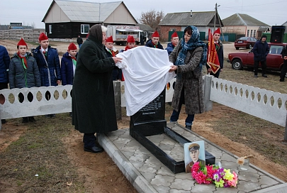 В деревне Осовцы Гомельского района установили памятный знак погибшим в годы войны односельчанам