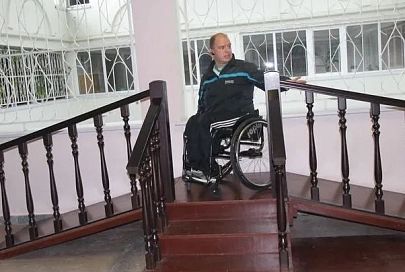 29-летний инвалид-спинальник Александр Тимофеев мотивирует других побеждать