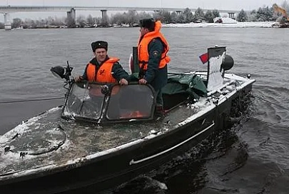 Переправа людей катерами через Припять в Житковичском районе возобновлена