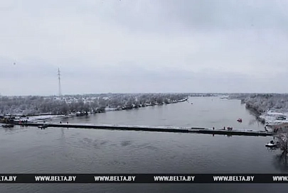 Паром готов к спуску на воду в Житковичском районе