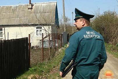 Сотрудники МЧС проверяли дачников, которые сжигают траву