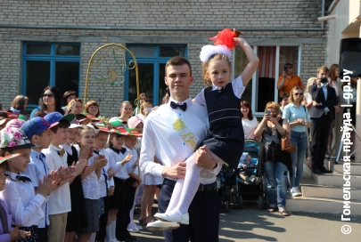 В школах Гомеля прозвенел последний звонок