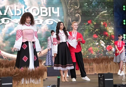 Только отечественные бренды. В Светлогорске презентовали коллекции отечественных дизайнеров с национальным колоритом