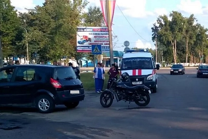 В Светлогорске столкнулись автомобиль и мотоцикл