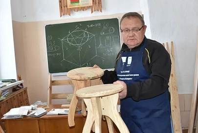В Брагинском районе школьники успешно постигают столярное дело