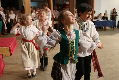 У Калінкавічах і Уваравічах адбудзецца ІХ абласны конкурс выканаўцаў народных побытавых танцаў «Вытокі»