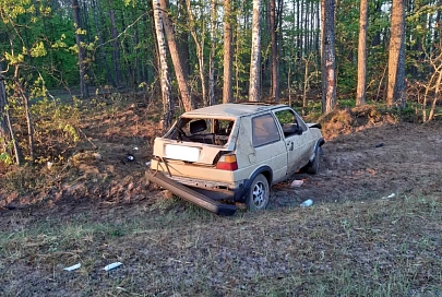 В Октябрьском районе мужчина попал в ДТП и скрылся с места аварии. Его ищут