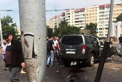 В Гомеле на универсаме "Брянский" внедорожник влетел в столб. На спидометре было более 130 км/ч 