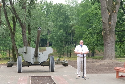 В Наровле состоялось торжественное открытие памятного знака в честь 75-летия освобождения Республики Беларусь от немецко-фашистских захватчиков