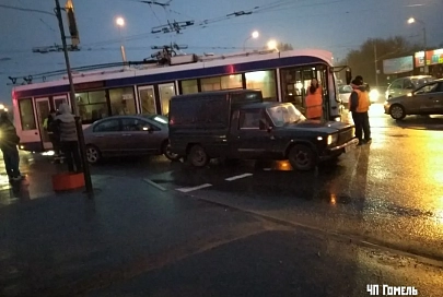 В Гомеле на пересечении улиц Богдана Хмельницкого и Полесской ДТП. Движение затруднено 