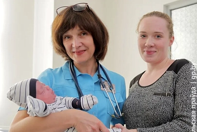 В Гомеле запустили проект "Школа родительства" в помощь родителям недоношенных детей 