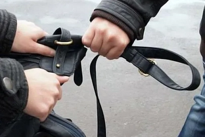 В Мозыре возле собора на католическую Пасху пьяный попрошайка ограбил инвалида