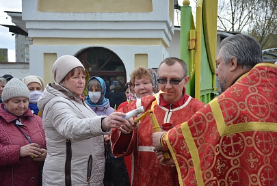 Встреча Благодатного огня в храме преподобного Серафима Саровского