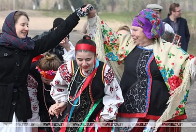 Сышліся ў адзінай плыні: у Гомельскім раёне правялі абрад "Ваджэнне Сулы" 
