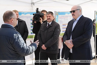 Александр Лукашенко побывал в агрогородке Завойть Наровлянского района