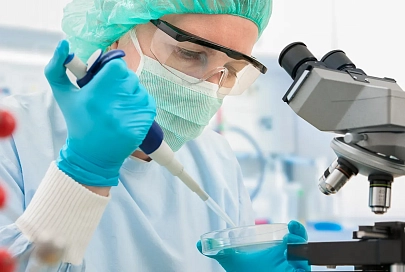 Как выявляют COVID-19 в лабораториях? Белорусские медики показали каждый этап