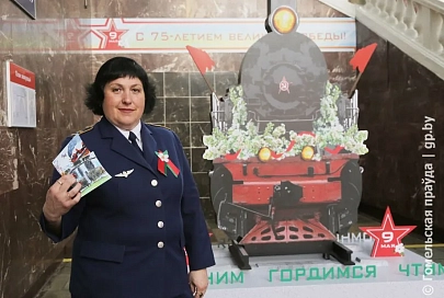 На станции Гомель установили поезд Победы  и разместили стилизованные баннеры