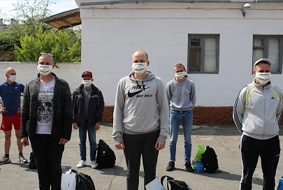В первый день отправок более 80 новобранцев Гомельской области направлены в Вооруженные Силы 
