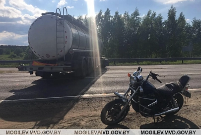 Под Бобруйском 20-летний мотоциклист погиб после столкновения с фурой