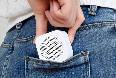 Xiaomi выпустила крошечную колонку с голосовым помощником