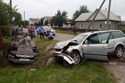 В Калинковичах при столкновении двух иномарок пострадало три человека