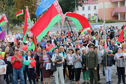 Фоторепортаж. В Ветке прошёл митинг в поддержку мира, безопасности и спокойствия в Беларуси