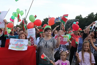Митинг в поддержку мира и спокойствия в стране прошел в Октябрьском