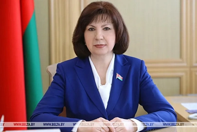 Школы должны быть вне политики, дети должны учиться и получать образование - Кочанова