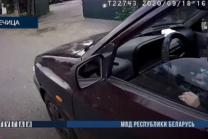 В Речицком районе женщина в состоянии алкогольного опьянения перевозила в машине троих малолетних детей