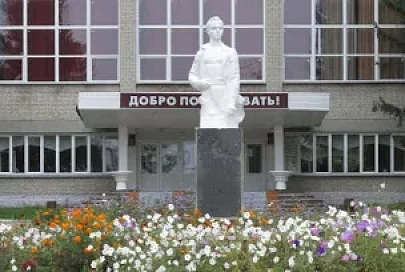 Видеоблогер в Гомеле снял "сенсацию": нашел законсервированные коровники и заявил, что в них должны заниматься дети 
