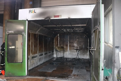 На одном из гомельских автосервисов окрасочная камера сгорела вместе с автомобилем