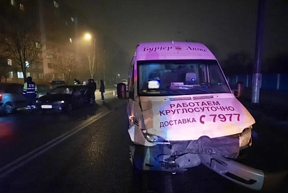 ДТП в Гомеле: водитель не убедился в безопасности маневра и столкнулся с "Мерседес"
