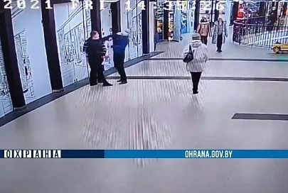 В Гомеле посетитель напал на охранника торгового центра