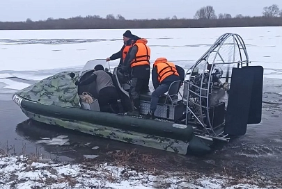 В Речицком районе под лед провалился рыбак