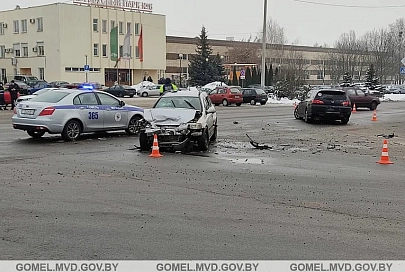 В Гомеле при столкновении двух легковушек пострадали три человека