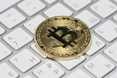 Новый рекорд. Стоимость биткойна составила более $49 тыс.