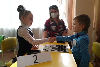 В санаторном яслях-саде Брагина прошел отборочный турнир «Шашечный дебют»