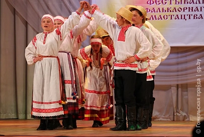 “Лявоніха”, “Карапэт”. 24 красавіка ў Калінкавічах пройдзе Х абласны конкурс выканаўцаў народных бытавых танцаў “Вытокі”
