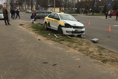 В Рогачеве таксист сбил женщину на пешеходной дорожке