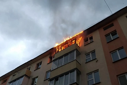 На пожаре в Светлогорске тридцатилетний парень спас соседку